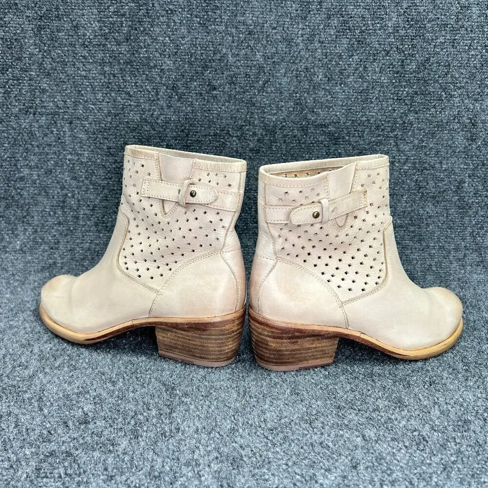 Diba Western Boots Women's Size 7‎ Cream Perforated Leather Ankle Booties